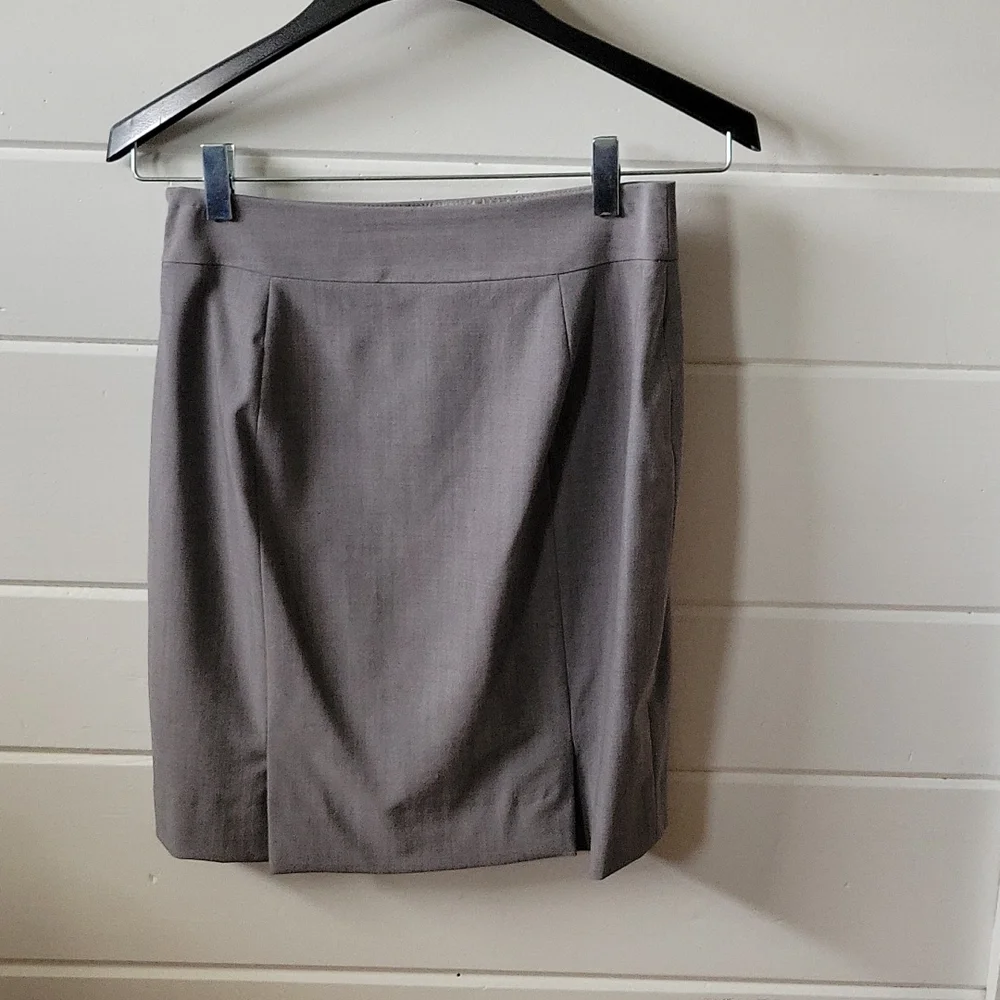 Banana Republic skirt suit - Picture 3 of 5